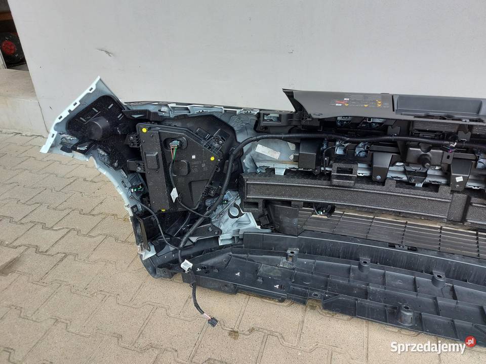 RENAULT Scenic ETech V 5 Zderzak przód kompletny