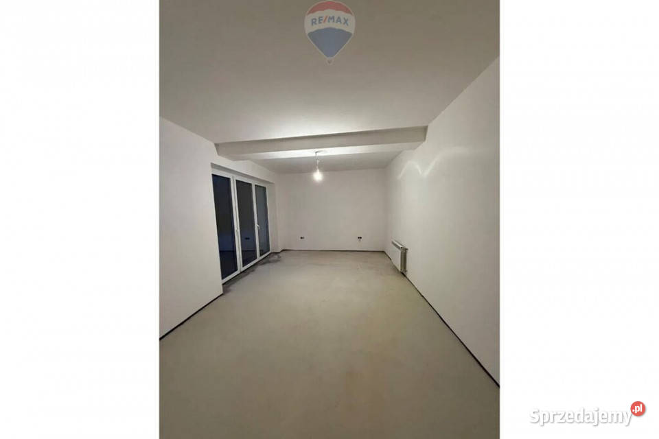 Mieszkanie na paterze z parkingiem i ogródkiem Okleśna