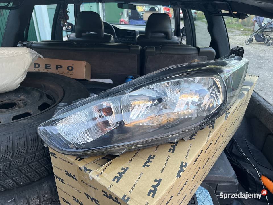 Reflektor przedni lewy Ford Fiesta mk7 2013 osobowe śląskie Ruda Śląska