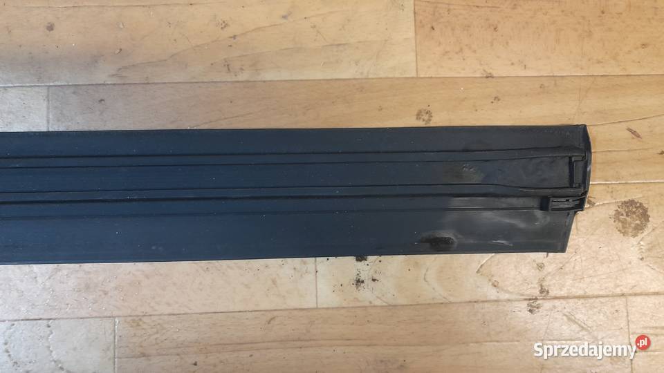 Listwa gumowa audi 80 cabriocoupe drzwi prawa Karpacz