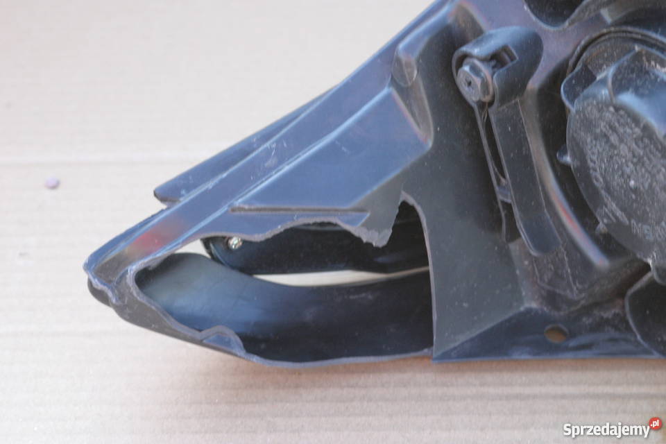 HYUNDAI I10 2 II 14 LAMPA PRZÓD REFLEKTOR PRAWY Bieleń