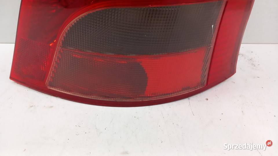 TOYOTA YARIS II HB LAMPA TYŁ PRAWA osobowe Zbierkowo