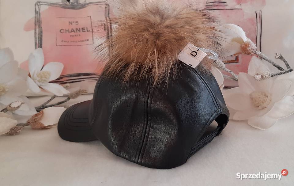 czapka czarna damska z daszkiem pompon jenot Warszawa