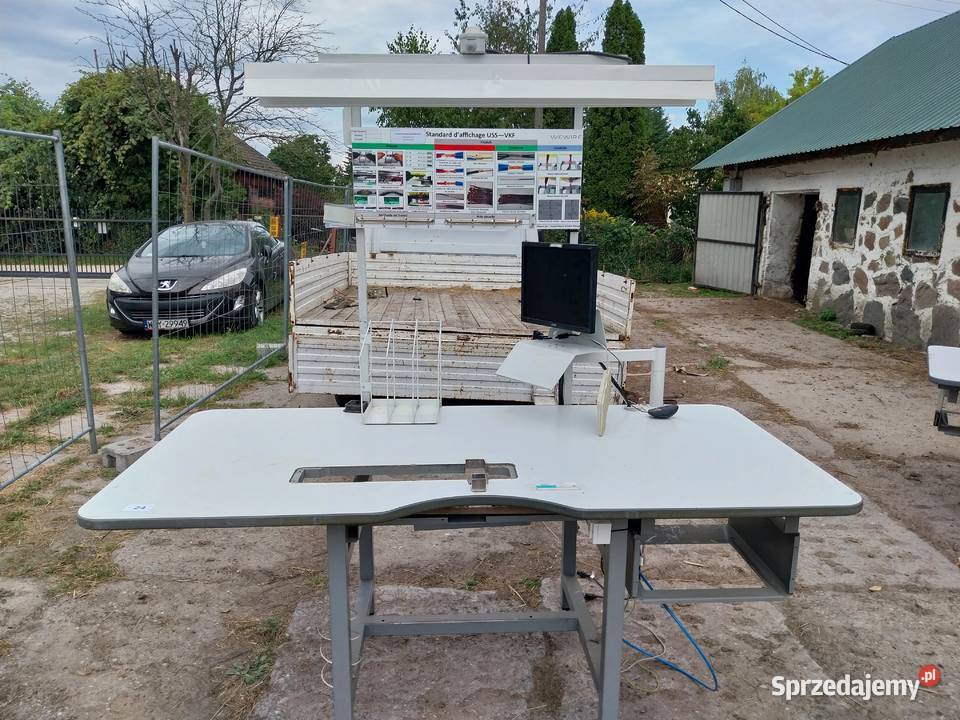 Stoły biurowotechniczne z podświetleniem i Lindów