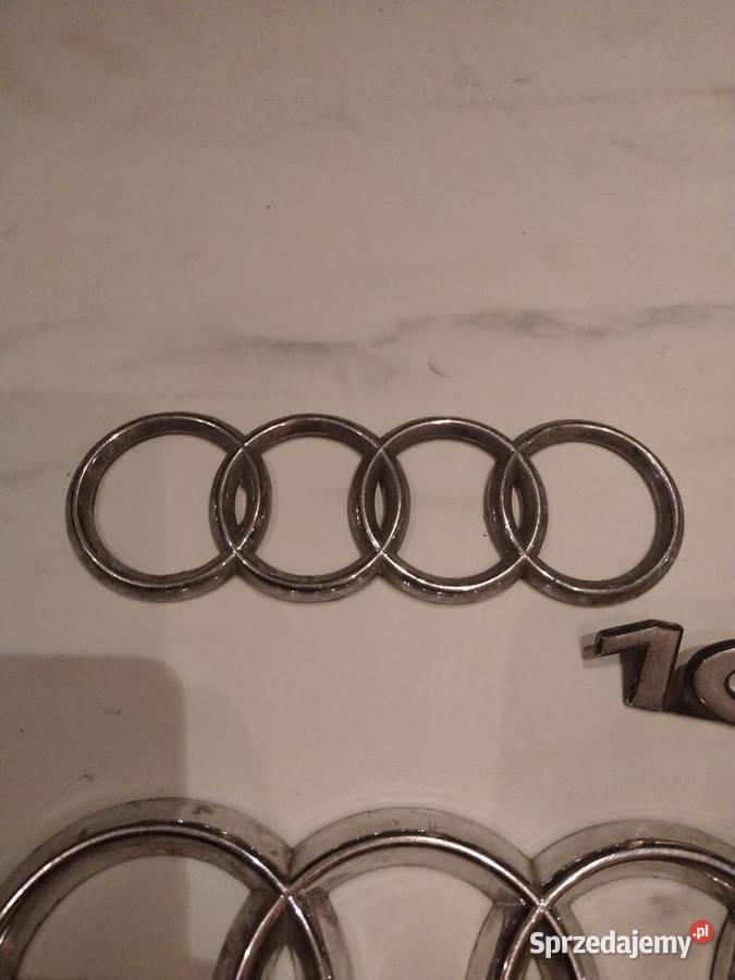Emblemat Audi 100 i nie kujawsko-pomorskie Białe Błota