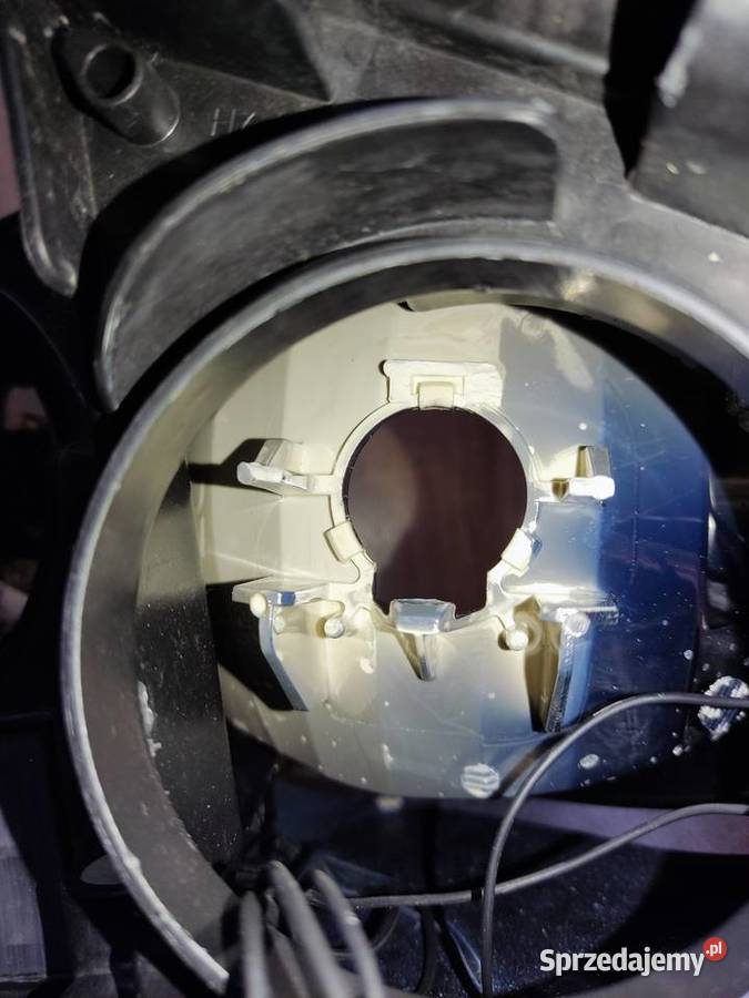 Reflektor lampa Ford Focus III prawe Lampy przednie Głuchołazy