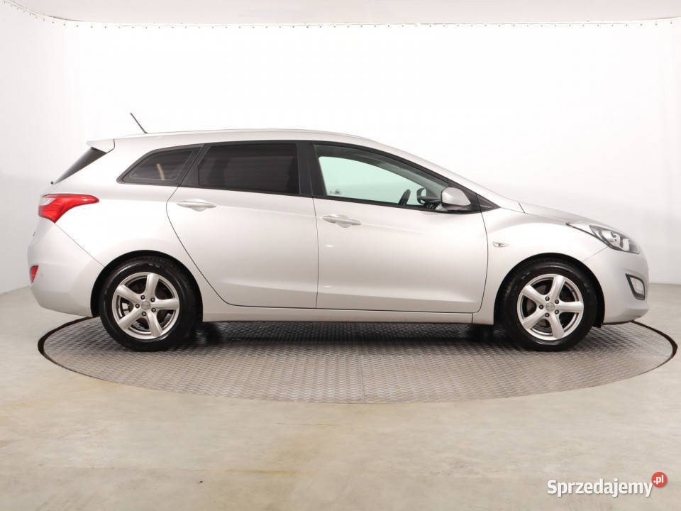 Hyundai i30 14 CRDi przyciemniane szyby sprzedam