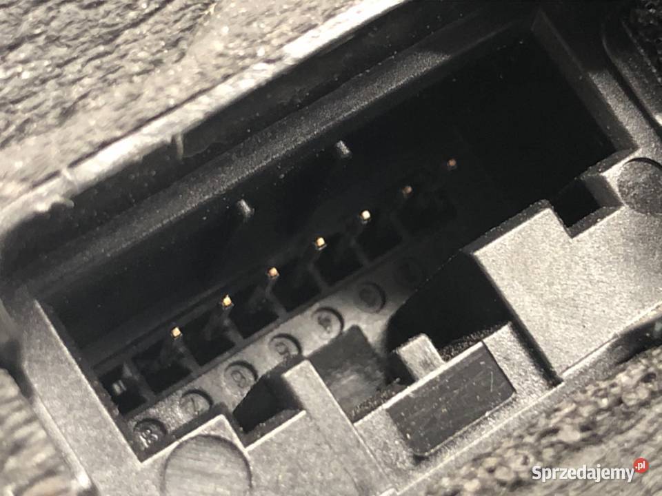 ZAMEK DRZWI PRAWY TYŁ VW PASSAT B8 Kombi