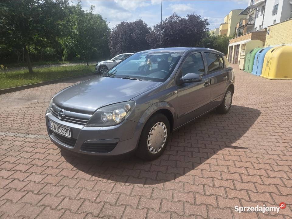 Opel Astra 16 benzyna 2005 długie opłaty nieuszkodzony Astra Łódź
