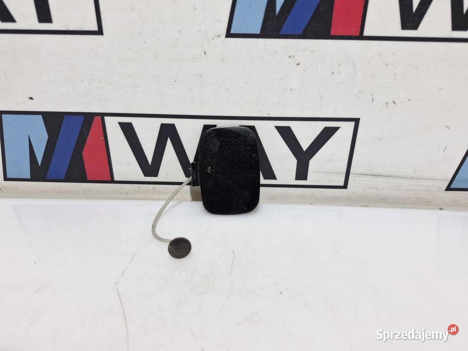 BMW E65 E66 ZAŚLEPKA HAKA ZDERZAKA TYŁ 8223259