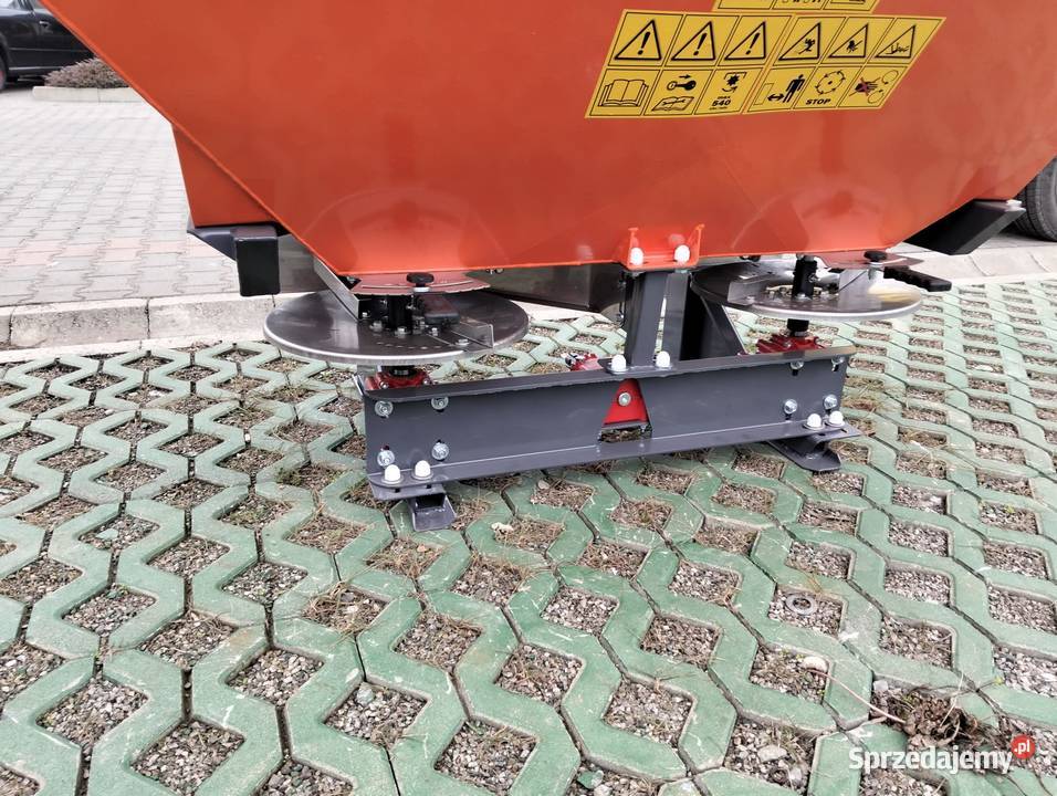 Rozsiewacz 400l dwutalerzowy DEMAROL nieuszkodzony wielkopolskie