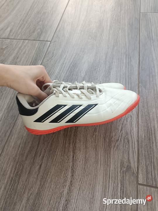 Halówki Adidas rozmiar 35 chłopięc sznurowane pomorskie Tczew
