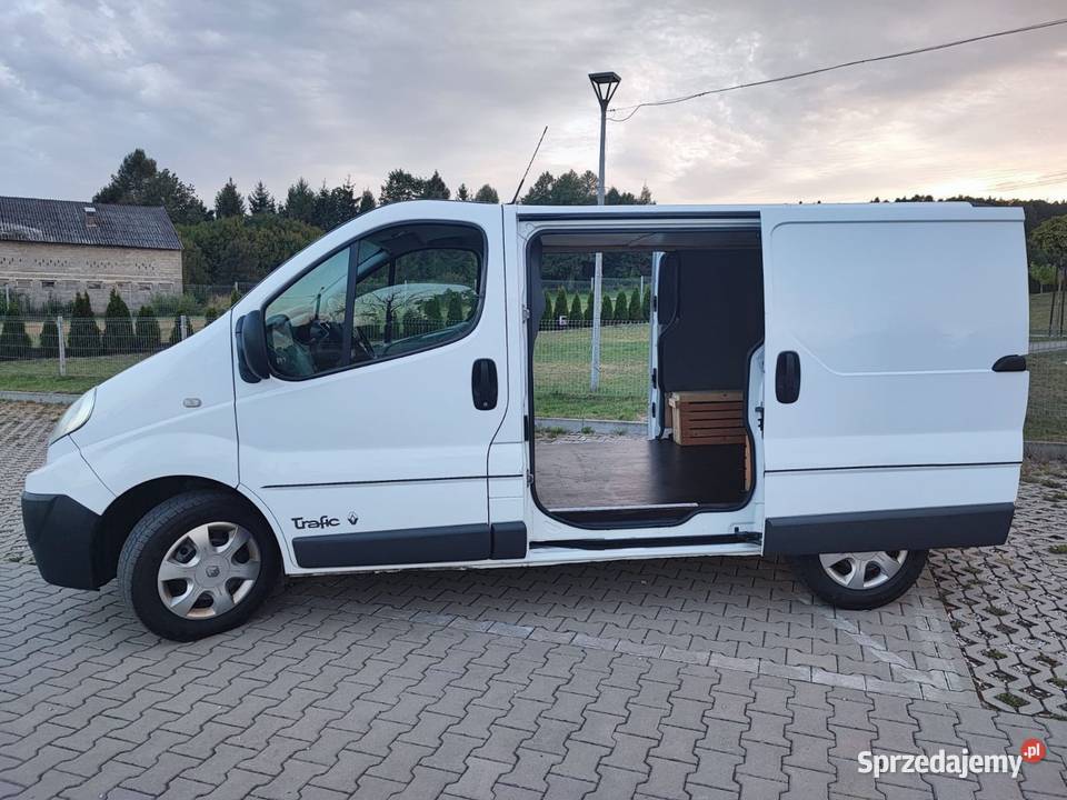 Renault Trafic 20dci Końskie
