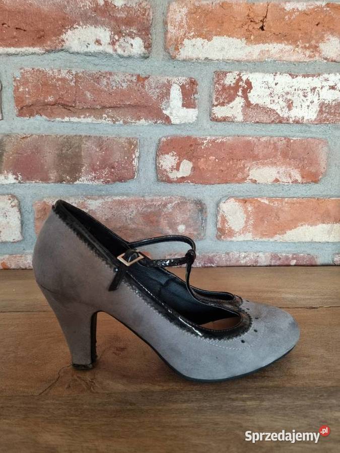 Szare czółenka na obcasie mazowieckie