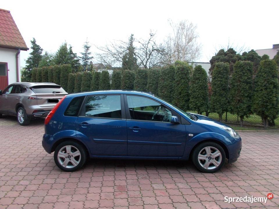 FORD FIESTA 13 benzyna 2008 r 5 drzwi światła przeciwmgielne sprzedam