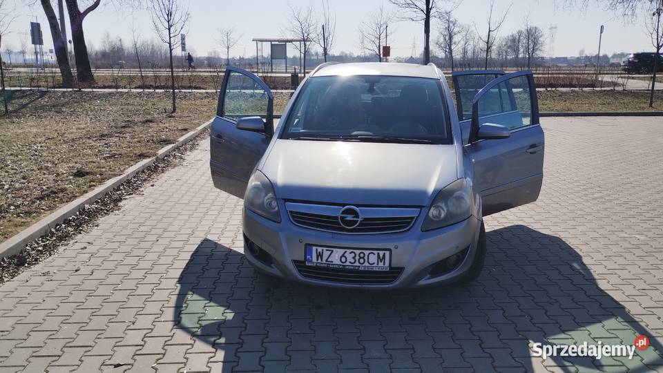 Opel zafira B 2008 17 Diesel nieuszkodzony Borzęcin Duży sprzedam