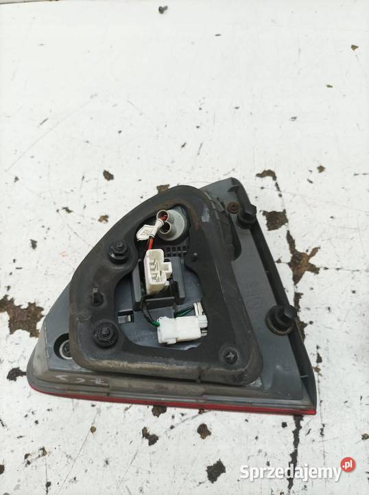 LAMPA TYŁ PRAWY TYŁ W KLAPĘ Hyundai ix55 I