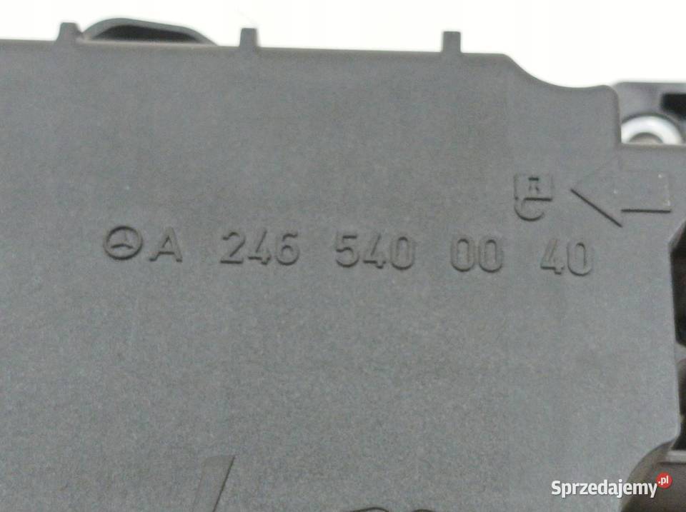 SKRZYNKA BEZPIECZNIKÓW A2465400040 MercedesBenz