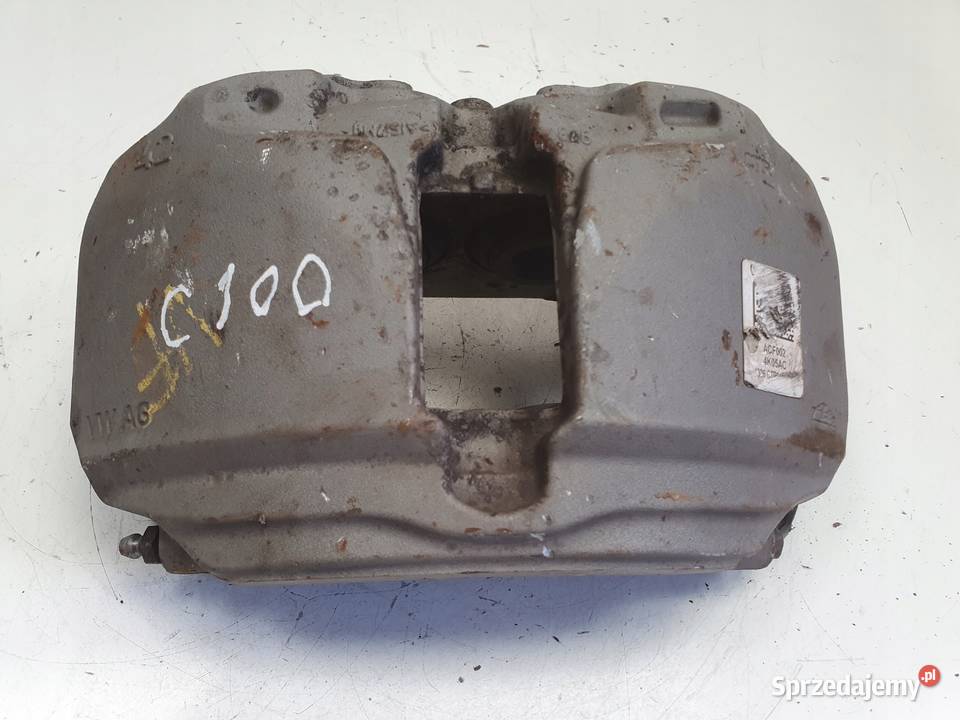 Audi A4 B9 PRZEDNI ZACISK HAMULCOWY lewy przód osobowe