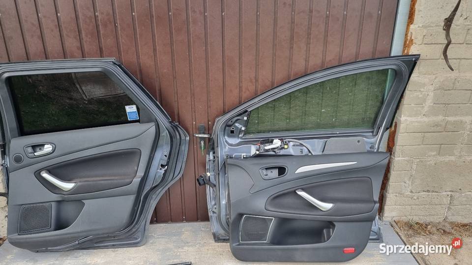 Ford Mondeo Mk4 2010 tapicerka listwy szyby Rok produkcji 2010 podkarpackie Mielec sprzedam