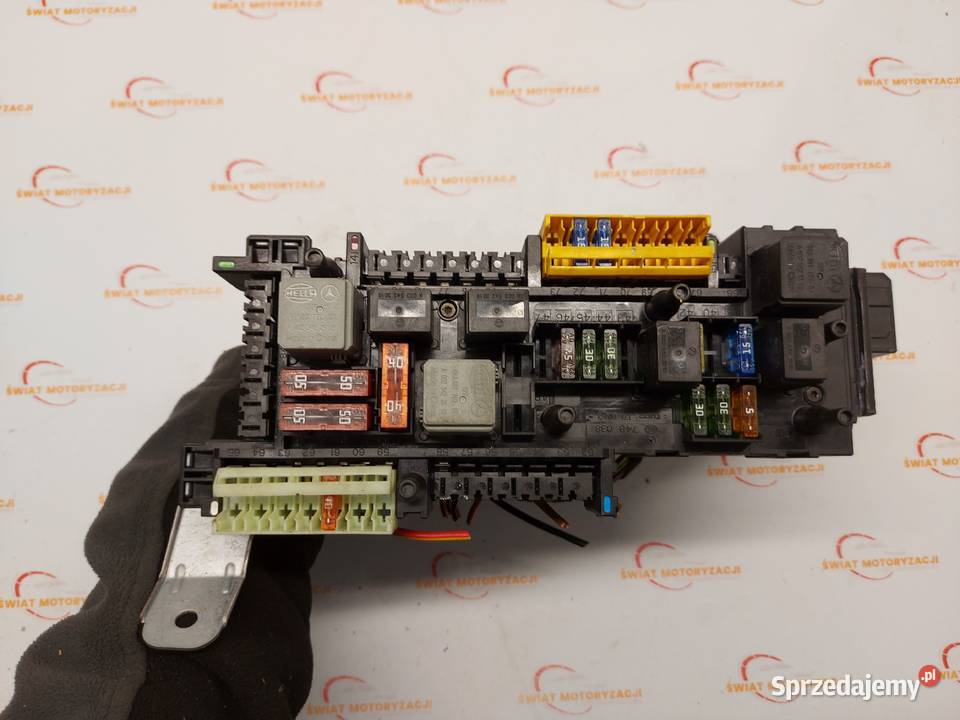 MERCEDES W204 18 moduł SAM 2049001703 osobowe