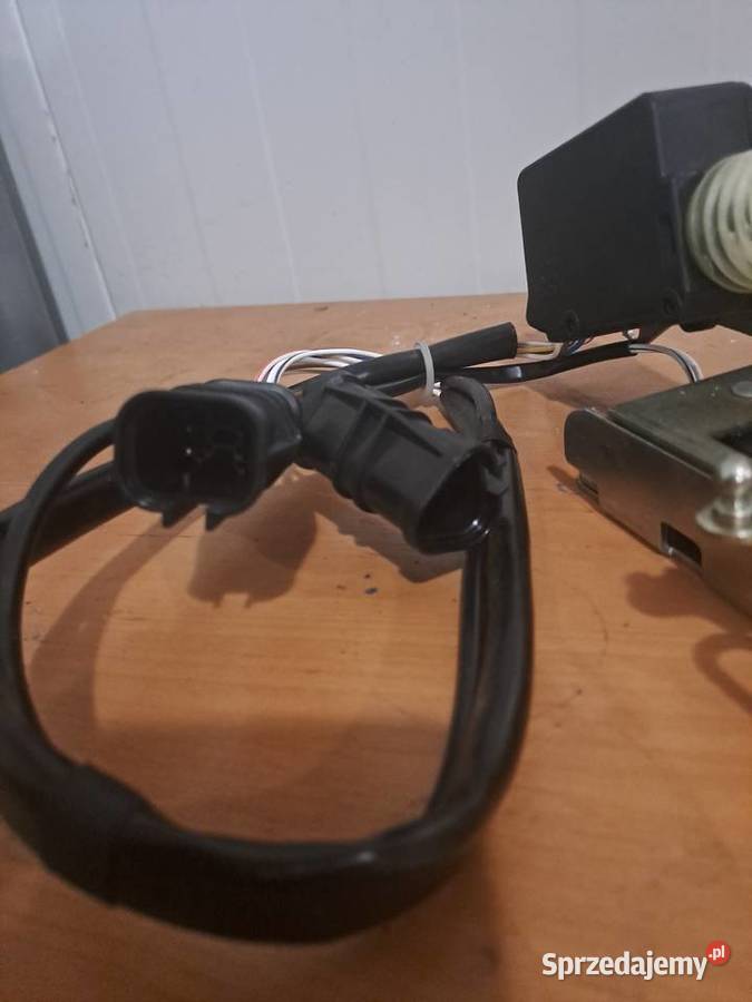 Zamek drzwi MAN LEWY Santok