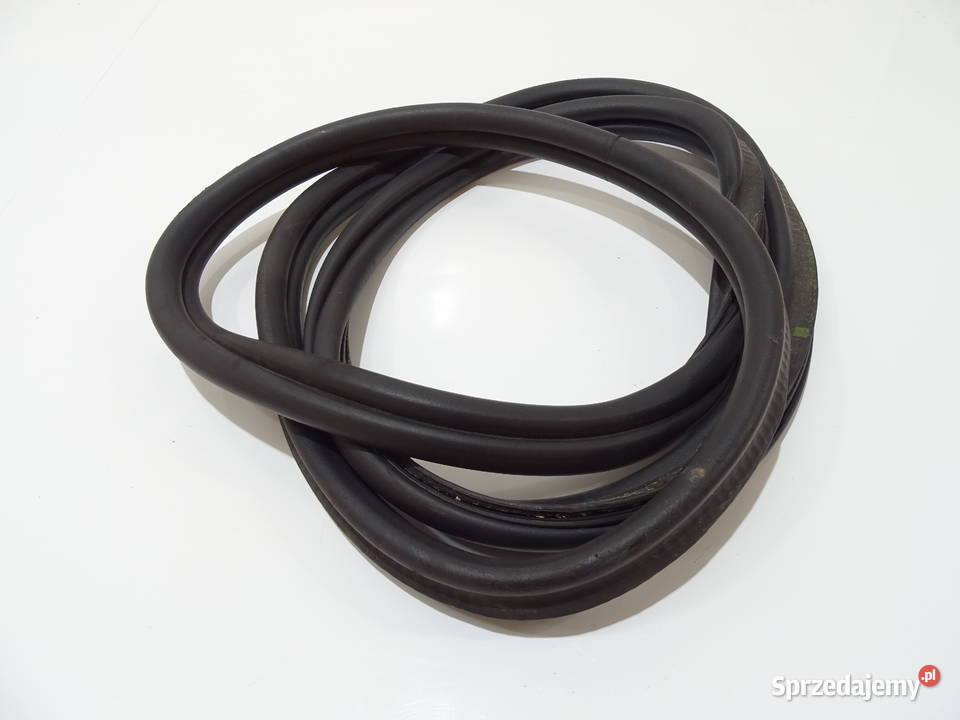 USZCZELKA KLAPY BAGAŻNIKA BMW E88 7208105