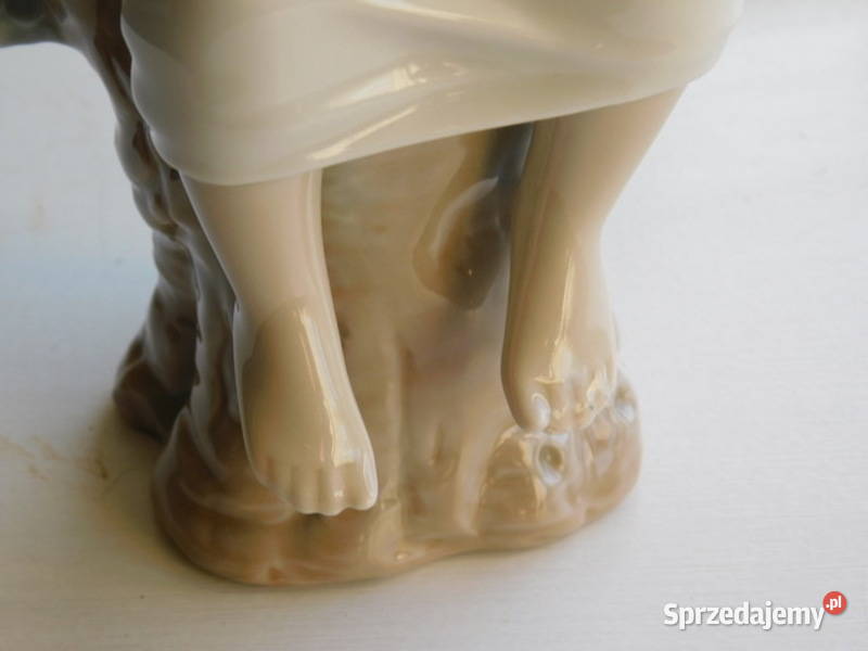 Figurka Lladro zamyślonej dziewczyny wys 215 592 Szczecin