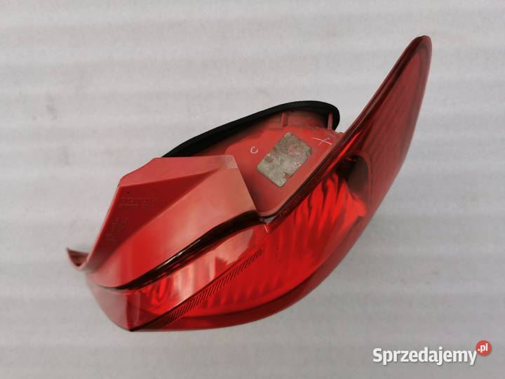 Lampa Prawy Tył Tylna Prawa Toyota Yaris II lampy tylne mazowieckie Wyszków