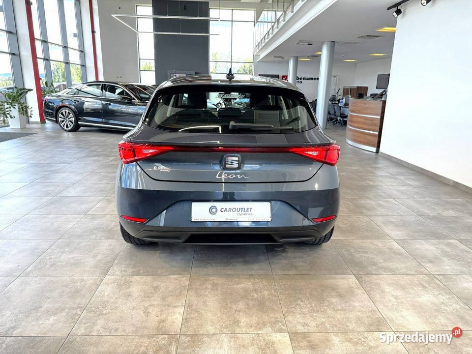 Seat Leon Style 15TSI 130 M6 20212022 r salon fa lakier metallic Myślenice