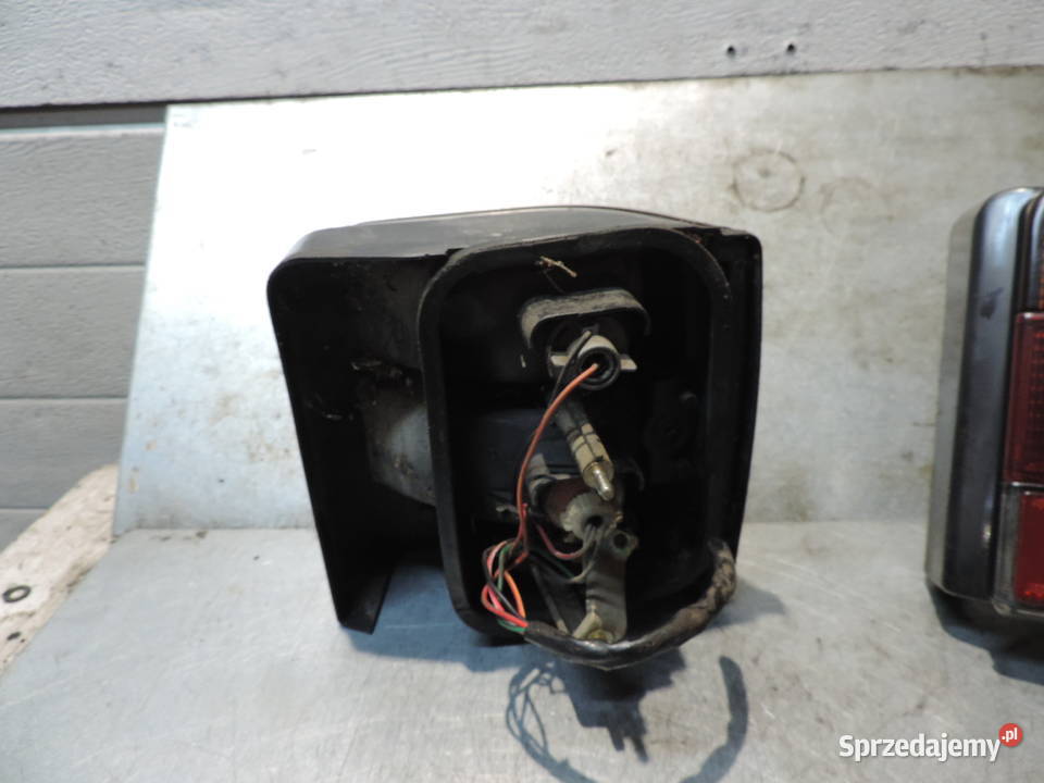 LAMPA LEWY TYŁ TYLNA SUBARU JUSTY 1 Rok produkcji 1995 Lampy tylne Nowy Sącz