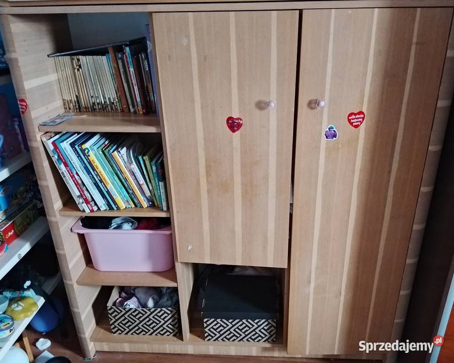 Szafa z półkami i drążkiem na ubrania Poznań