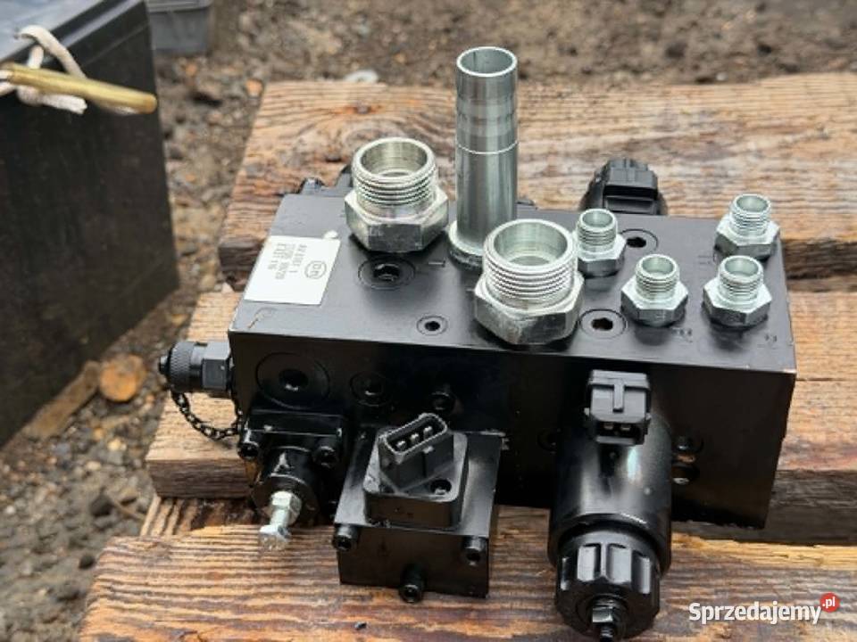 Rozdzielacz hydrauliczny trzysekcyjny OM AV 5767 Układ hydrauliki Antonie