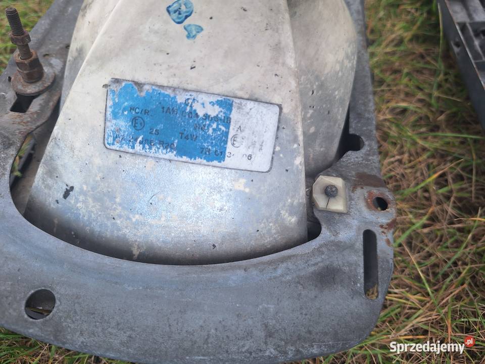 Przednie lampy jetta II mk 2 frontgrill osobowe Włoszczowa