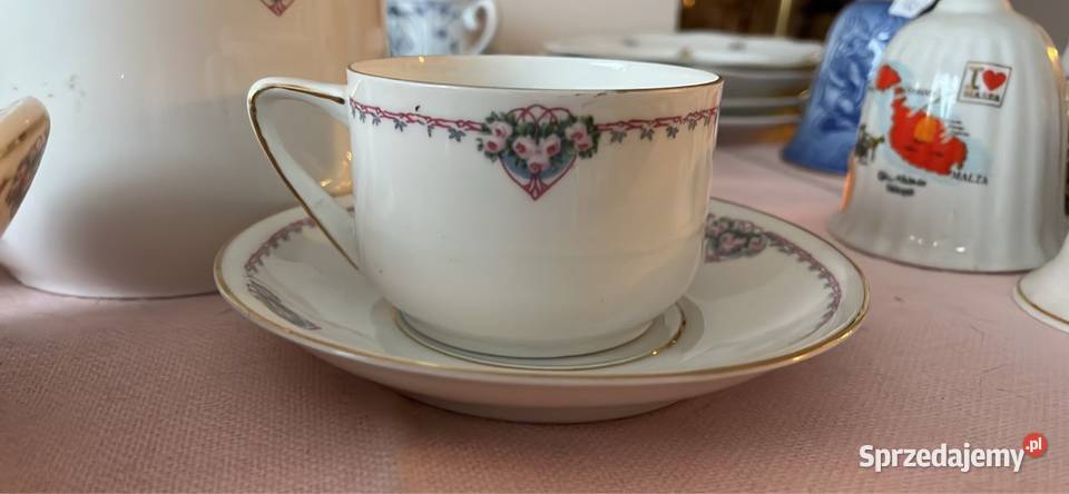 MlecznikŚnieżnobiała porcelana z kwiatkami Porcelana i szkło Gdańsk