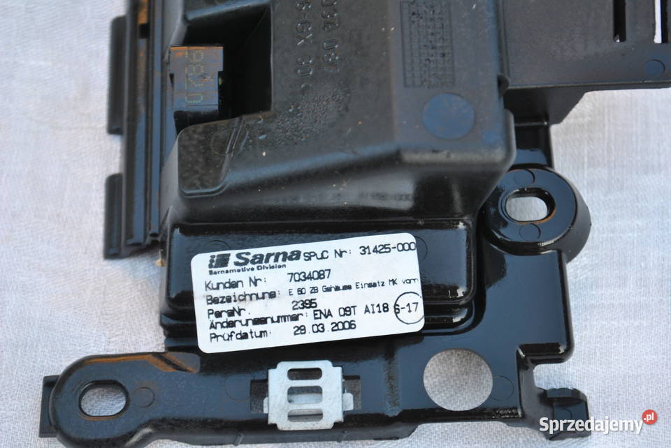 Wkład konsoli pod popielniczką BMW E60 E61 Poręba