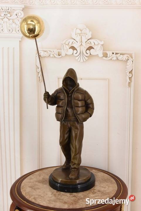 Banksy Style Chłopiec ze Złotym Balonem Figura Kraków