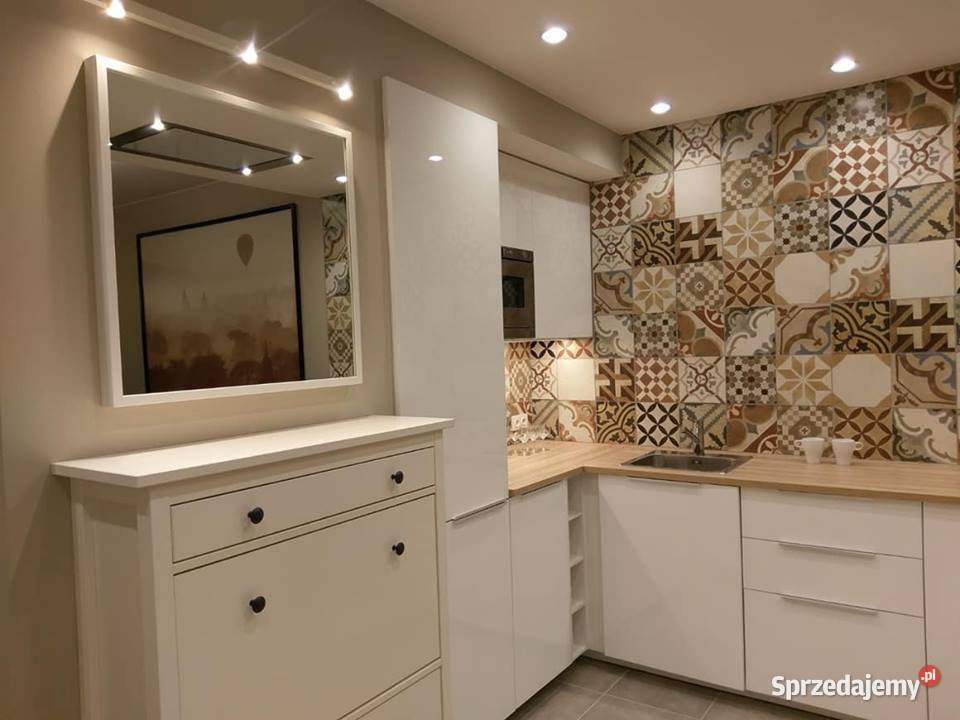 Bezpośrednio nowoczesne koło Metro Słodowiec Warszawa