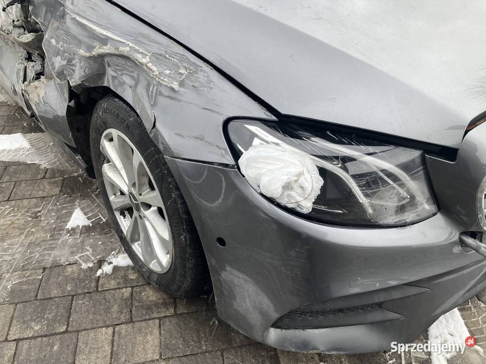 Mercedes E220 80 przebieg 2019 elektrycznie ustawiane fotele świętokrzyskie