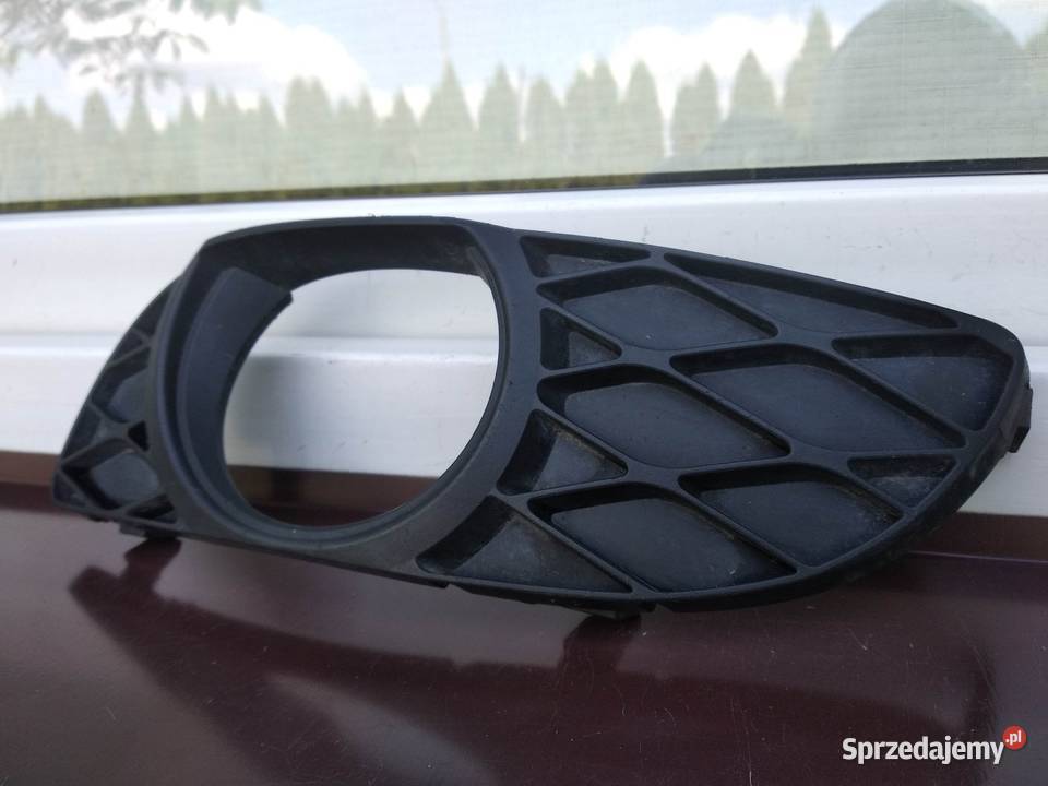 Toyota Yaris I 1 kratka zderzaka przedniego lewa