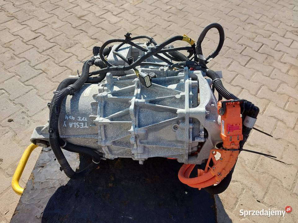 TESLA MODEL Y 2022r SILNIK ELEKRTYCZNY TYŁ sprzedam