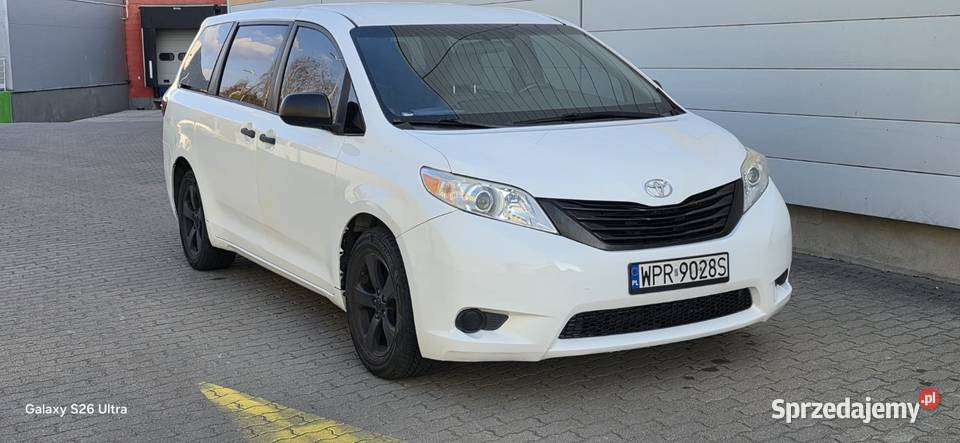 Toyota Sienna zaniana Pruszków