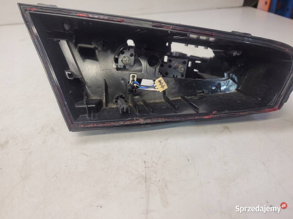 WKŁAD LAMPY LEWY TYŁ AUDI A3 8V 3D 8V3945093B Lampy tylne śląskie Przystajń