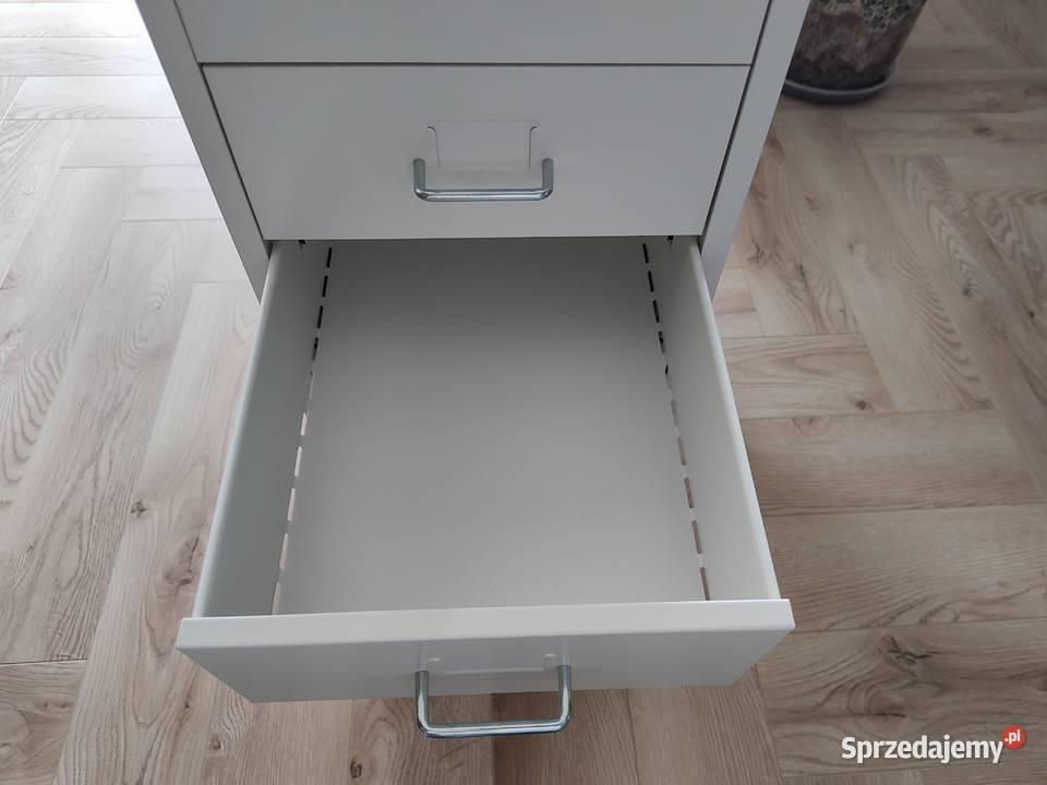 Komoda na kółkach dolnośląskie Kryniczno