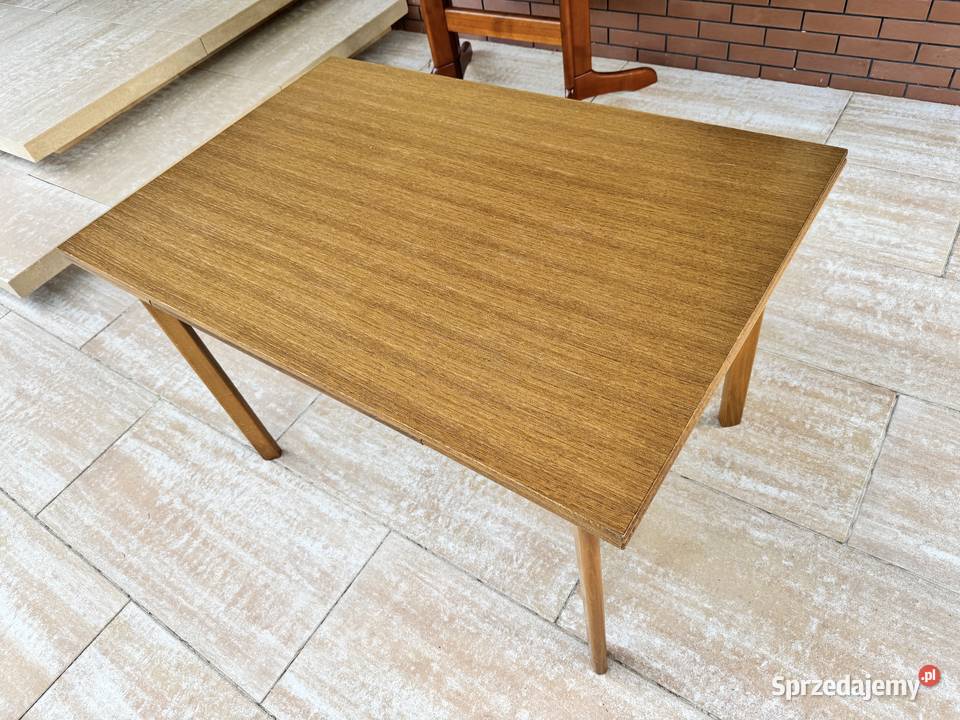 Stół rozkładany prosty w kolorze dębowym do mazowieckie