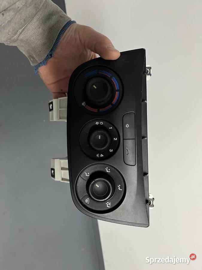 Panel klimatyzacji Fiat Doblo Opel Combo Panel osobowe Września