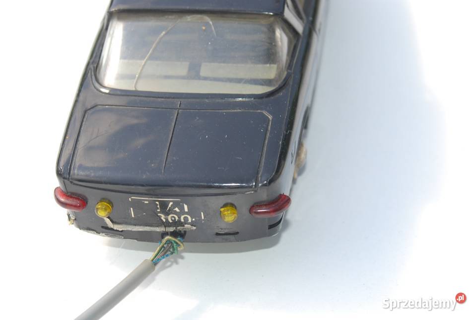 Stara zabawka samochód Ites Fiat 2300 na kabel śląskie Cieszyn sprzedam