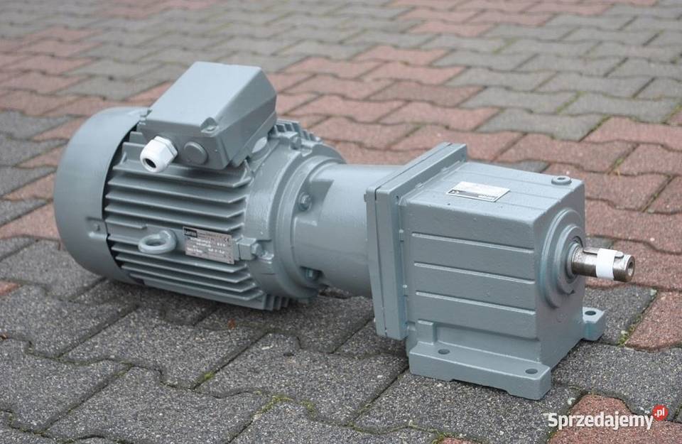 Motoreduktor dwubiegowy 34kw 205406obrmin Lenze