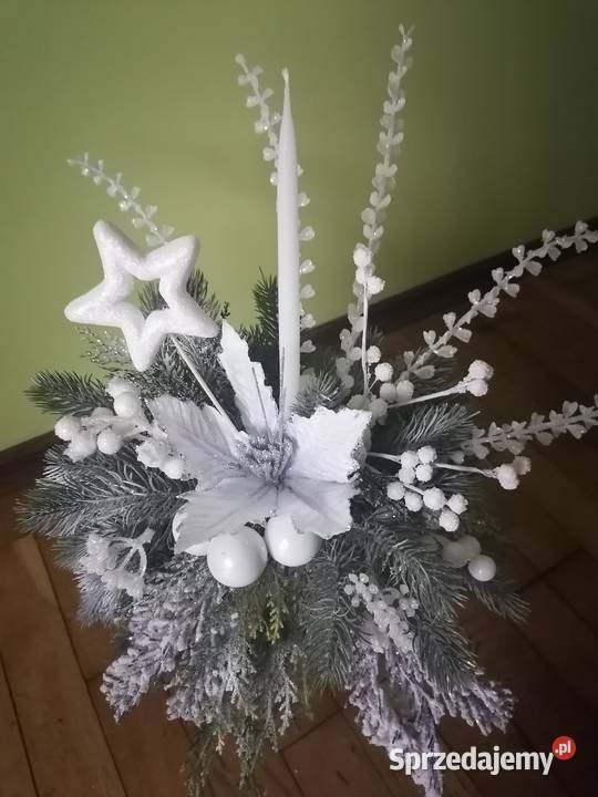 stroik ozdoba bąbki świerk śnieg tuja bombki Sierpc