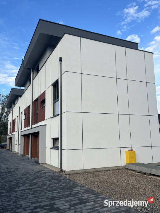 Nowoczesny dom z ogródkiem i tarasem na IIp z Warszawa